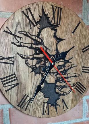 Часы из натурального дерева "memento mori"