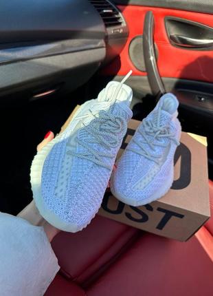 Кроссовки женские adidas yeezy boost 350 v2 white full reflective10 фото