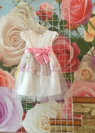 Нарядное платье для девочки на рост 116-122