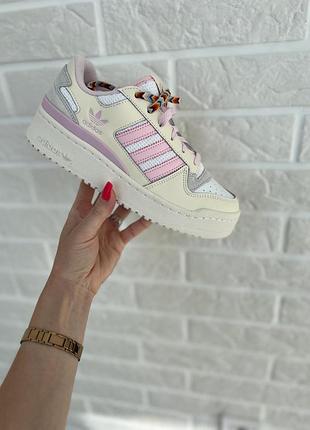 Оригінальні жіночі кросівки  “adidas”