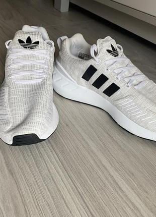 Кроссовки adidas swift run 22