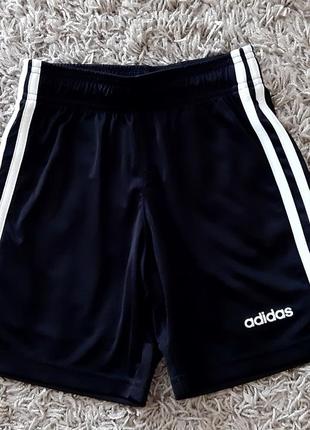 Спортивні футбольні шорти adidas 134-140 розміру.2 фото