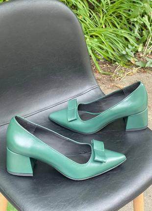 Туфлі лодочки з італійської шкіри та замші жіночі на підборах з бантиком зелені7 фото