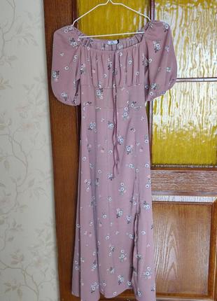 Сукня у квіточку