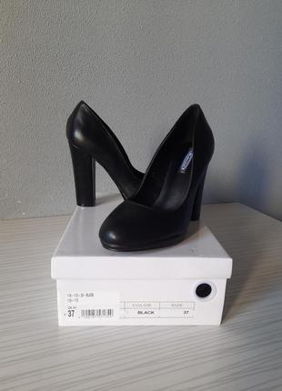 Черные новые туфли. размер 376 фото