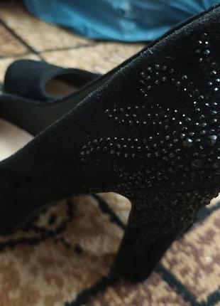 Чорні жіночі туфлі3 фото