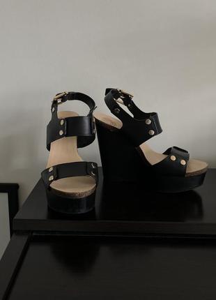 Шкіряні босоніжки vince camuto