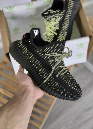 Мужские кроссовки  adidas yeezy boost 350 v2 black full reflective8 фото