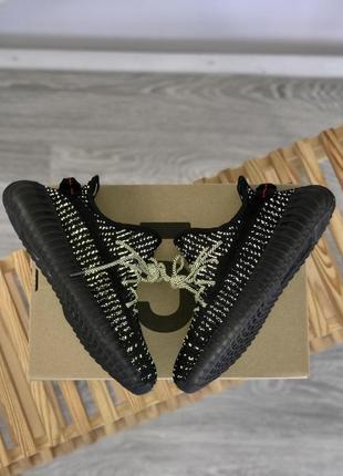 Мужские кроссовки  adidas yeezy boost 350 v2 black full reflective10 фото