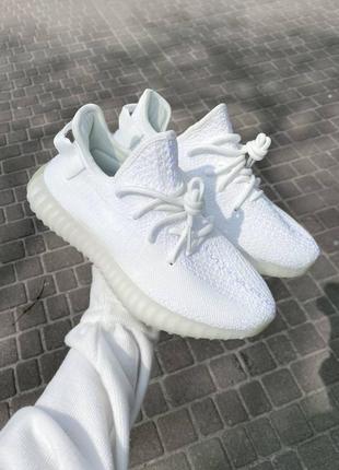 Мужские и женские кроссовки   adidas yeezy boost 350 v2  адидас изи буст2 фото