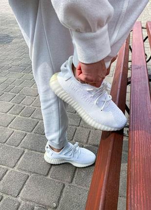 Мужские и женские кроссовки   adidas yeezy boost 350 v2  адидас изи буст4 фото