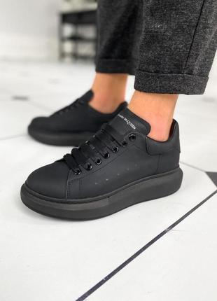 Кроссовки женские alexander mcqueen low triple black александр маквин7 фото