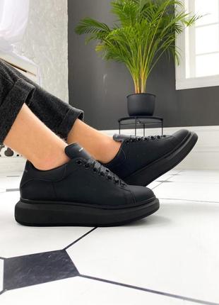 Кроссовки женские alexander mcqueen low triple black александр маквин6 фото