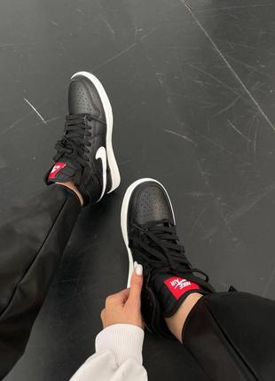 Женские кроссовки  nike air jordan 1 retro high black white swoosh