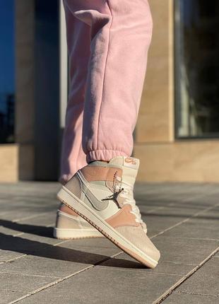 Жіночі кросівки nike air jordan 1 retro