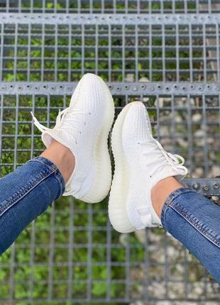 Мужские и женские кроссовки  adidas yeezy boost 350 v2 triple white7 фото