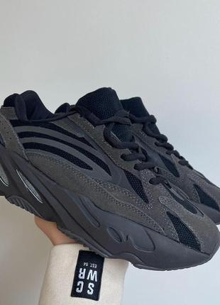 Мужские и женские кроссовки   adidas que yeezy boost 700 адидас изи буст