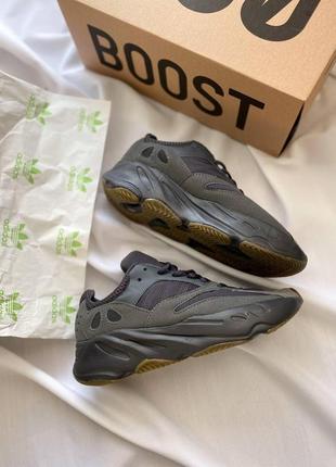 Мужские кроссовки  adidas yeezy boost 700 v1 wave runner «black raw rubber» 28 фото