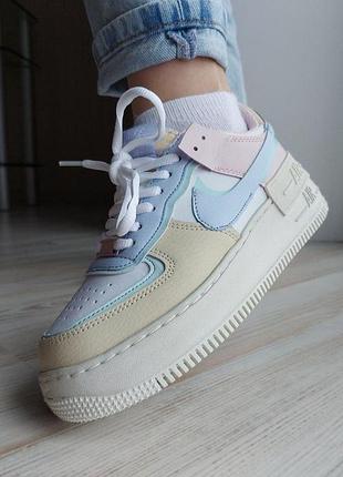 Женские кроссовки woven nike all white air forces with red woven nike check blue book