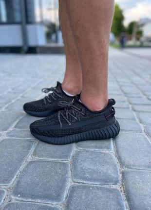 Мужские кроссовки  adidas yeezy boost 350 v2 black static  full reflective5 фото