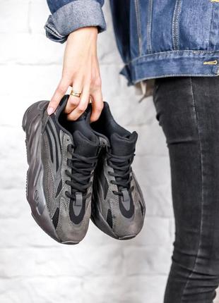 Женские кроссовки  adidas yeezy boost 700 v2 vanta black9 фото