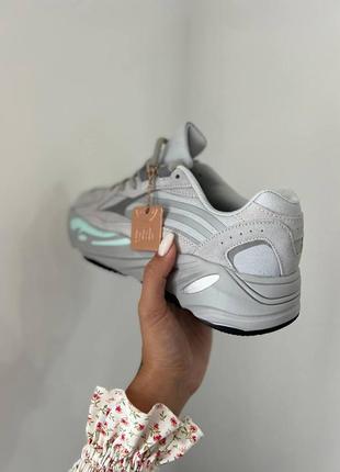 Женские кроссовки  adidas yeezy boost 700 v2 grey v24 фото