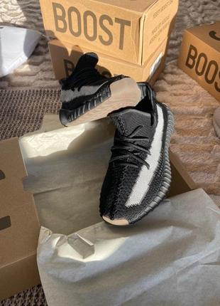 Мужские и женские кроссовки  adidas yeezy boost black