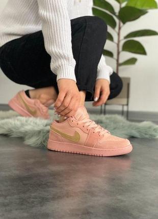 Nike air jordan retro 1 low coral sued