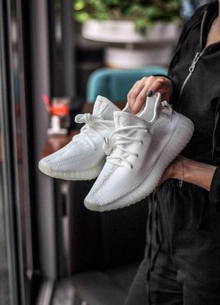 Мужские и женские кроссовки  adidas yeezy boost 350 v2 triple white