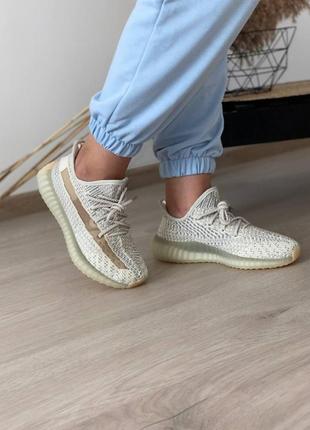 Женские кроссовки  adidas yeezy boost 350 v2 citrin1 фото