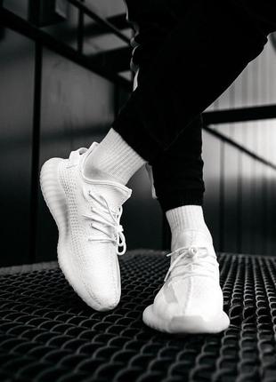 Мужские и женские кроссовки  adidas yeezy boost 350 v2 triple / white2 фото