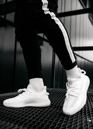 Мужские и женские кроссовки  adidas yeezy boost 350 v2 triple / white1 фото
