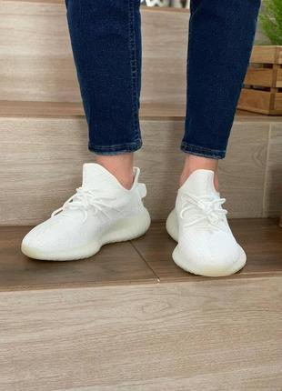 Мужские и женские кроссовки  adidas yeezy boost 350 v2 triple white5 фото