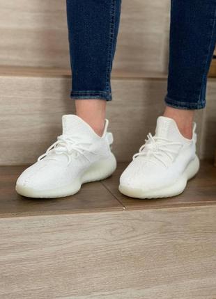 Мужские и женские кроссовки  adidas yeezy boost 350 v2 triple white7 фото