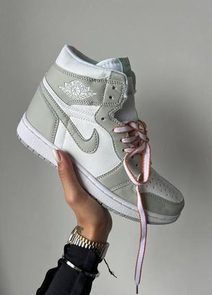 Жіночі кросівки nike air jordan 1 retro