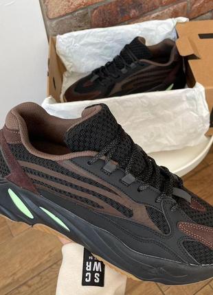 Мужские кроссовки  adidas yeezy boost 700 v2 no logo brown