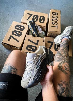 Мужские кроссовки  adidas yeezy boost 700 v2 tephra