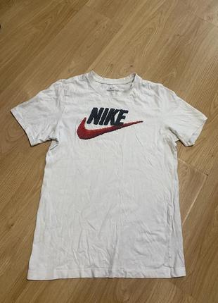 Nike tee