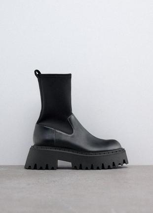 Розпаровка!! нові чорні чоботи на високій підошві zara черевики-панчохи на рифленій підошві зара