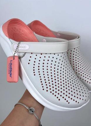 Crocs literide clog powder/white женские кроксы original1 фото