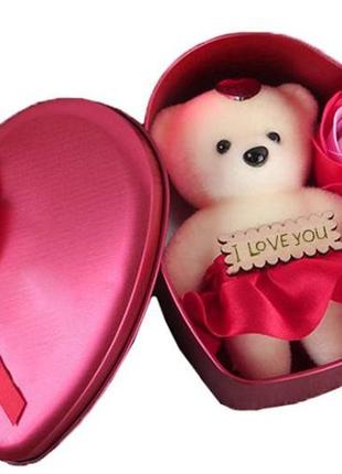 Подарунковий набір коробка у формі серця з мильною квіткою з 3 трояндами 1 ведмедик в асортименті рожевий