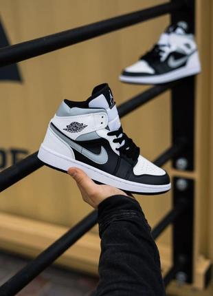 Женские кроссовки nike air jordan 1 retro white black grey