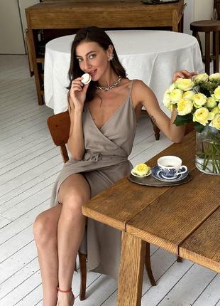 Льняное платье миди на запах