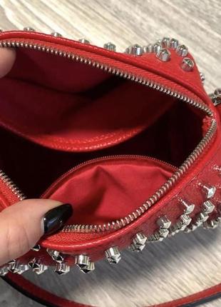 Маленькая сумка клатч яркая красная стильная, металл, короткие ручки3 фото