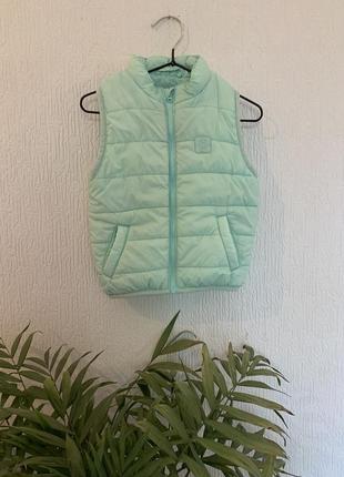 Жилетка фирмы lc waikiki