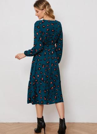 Платье миди бутылочного цвета в анималистический принт с v-образным вырезом и длинным рукавом shein(размер 38)2 фото