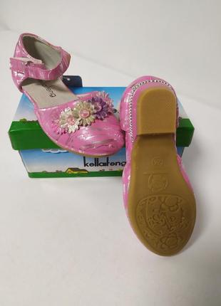 Туфельки для девочек нарядные туфли розовые в разводах р. 23 и 24 новые