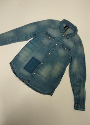 Крутезна сорочка з необробленим низом на кнопках 9-10 років