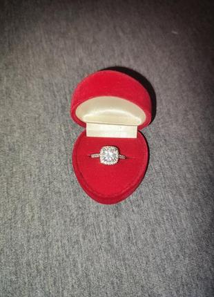 Футляр "сердце" для ювелирных украшений бархатный коробочка шкатулка подарочная1 фото