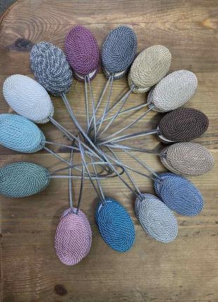 Шторный подхват на магните круглый декорированной шнуровой оплеткой из шелковистого текстиля, стильный и красиво подойдет к штор и гардин.